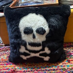 Black and White Skull Faux Fur Accent Pillow - Home Holiday
